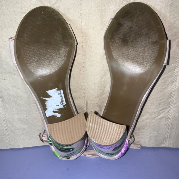 Betsey Johnson Rallo faux suede heels Sz 7.5 ankle strap bows - Picture 5 of 6